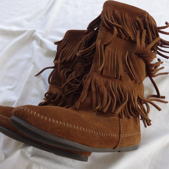 Minni Tonka women's brown leather Moccasin boots size 9,  rubber bottoms quality - Picture 10 of 12